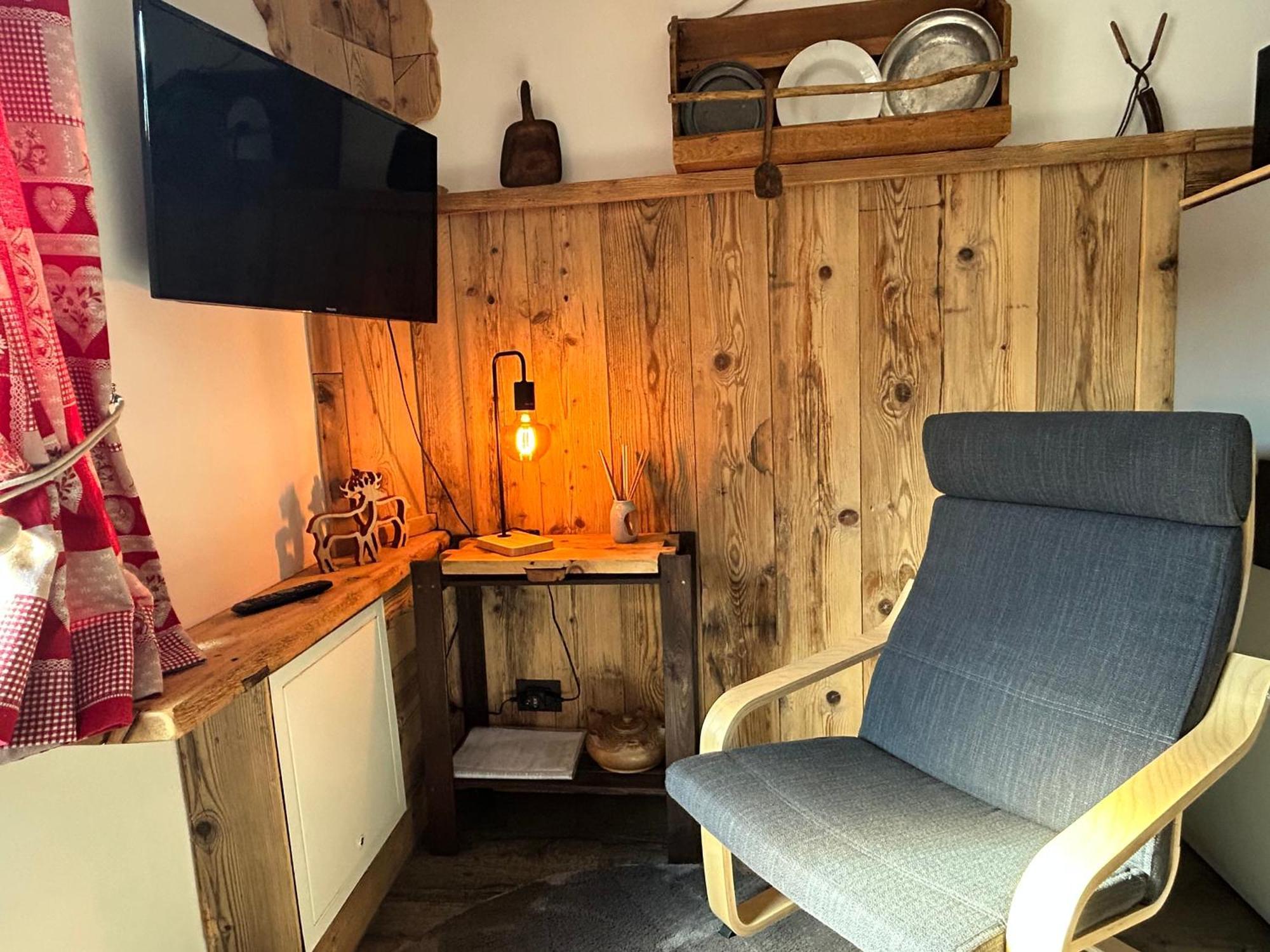 Maison Rongier Nel Centro Di Cogne Bagian luar foto